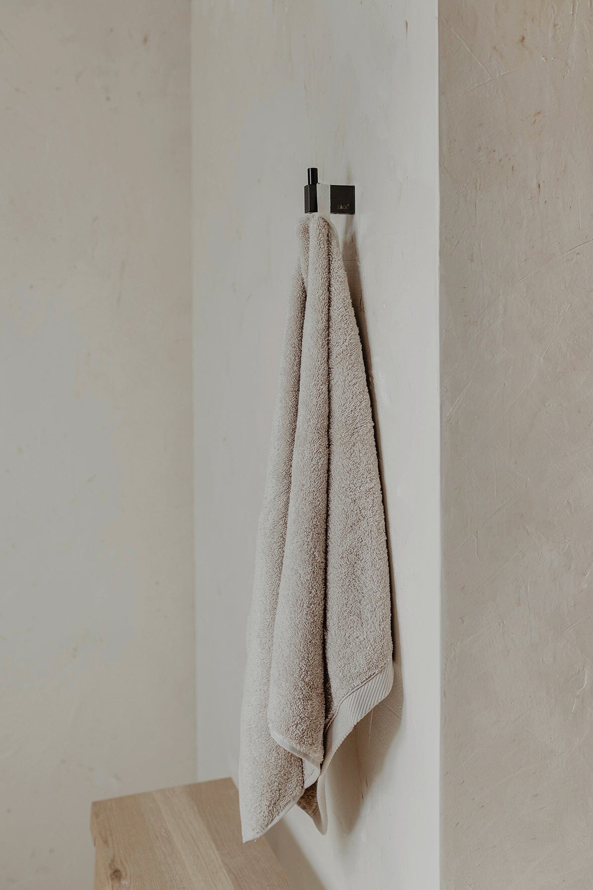 Zack Linea Towel Hook in Anti-Fingerprint Graphite Finish