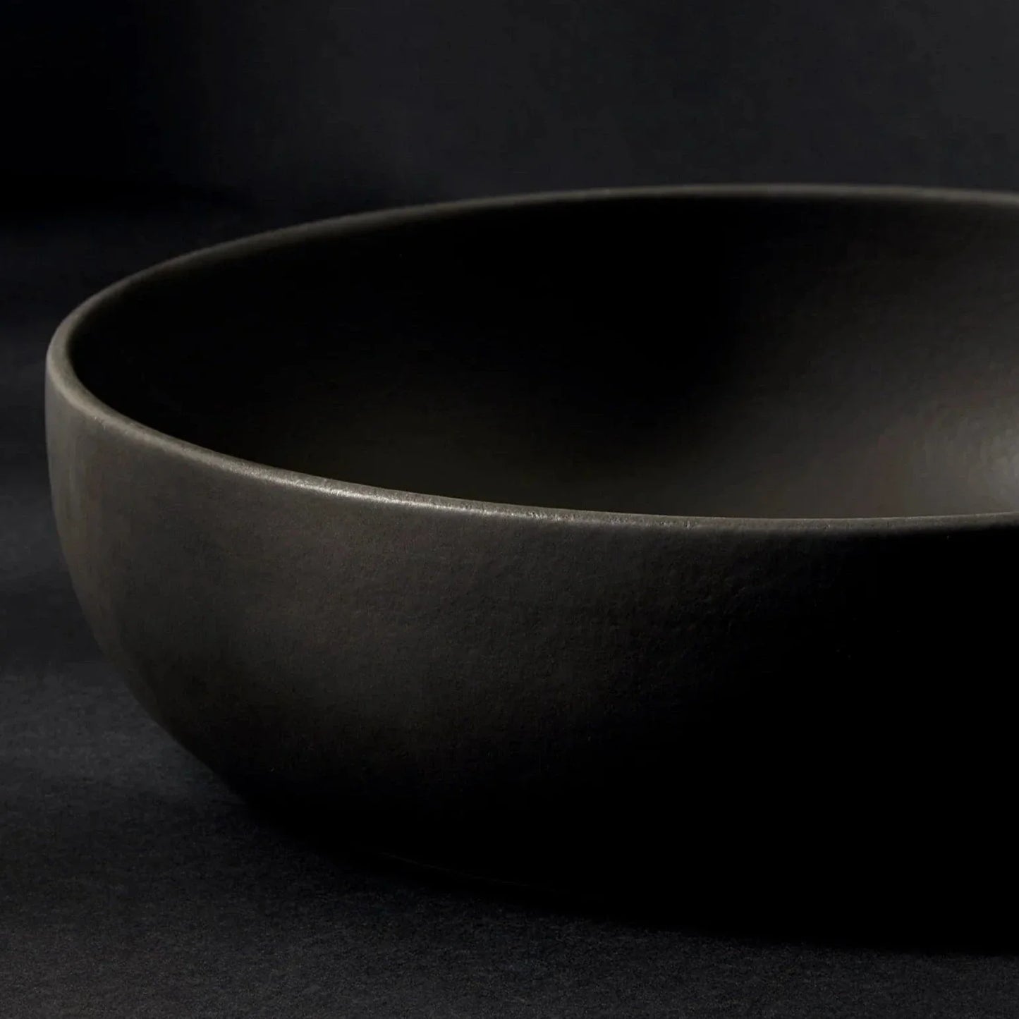 Gharyan Stoneware 7.5 Cup Shallow Serving Bowl