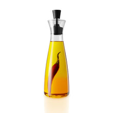 Load image into Gallery viewer, Eva Solo 16oz (0.5L) Drip-Free Oil &amp; Vinegar Carafe

