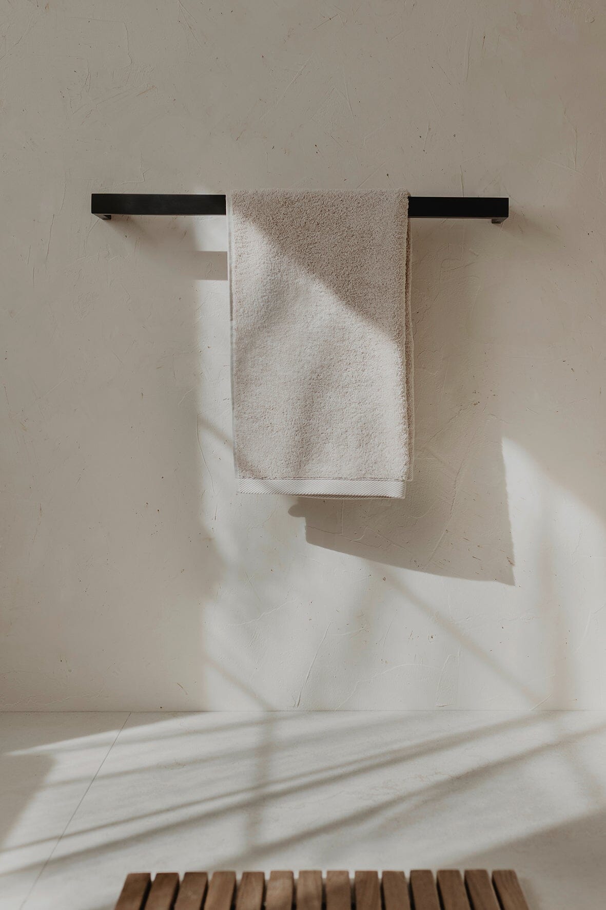 Zack Linea Towel Rail in Anti-Fingerprint Graphite Finish