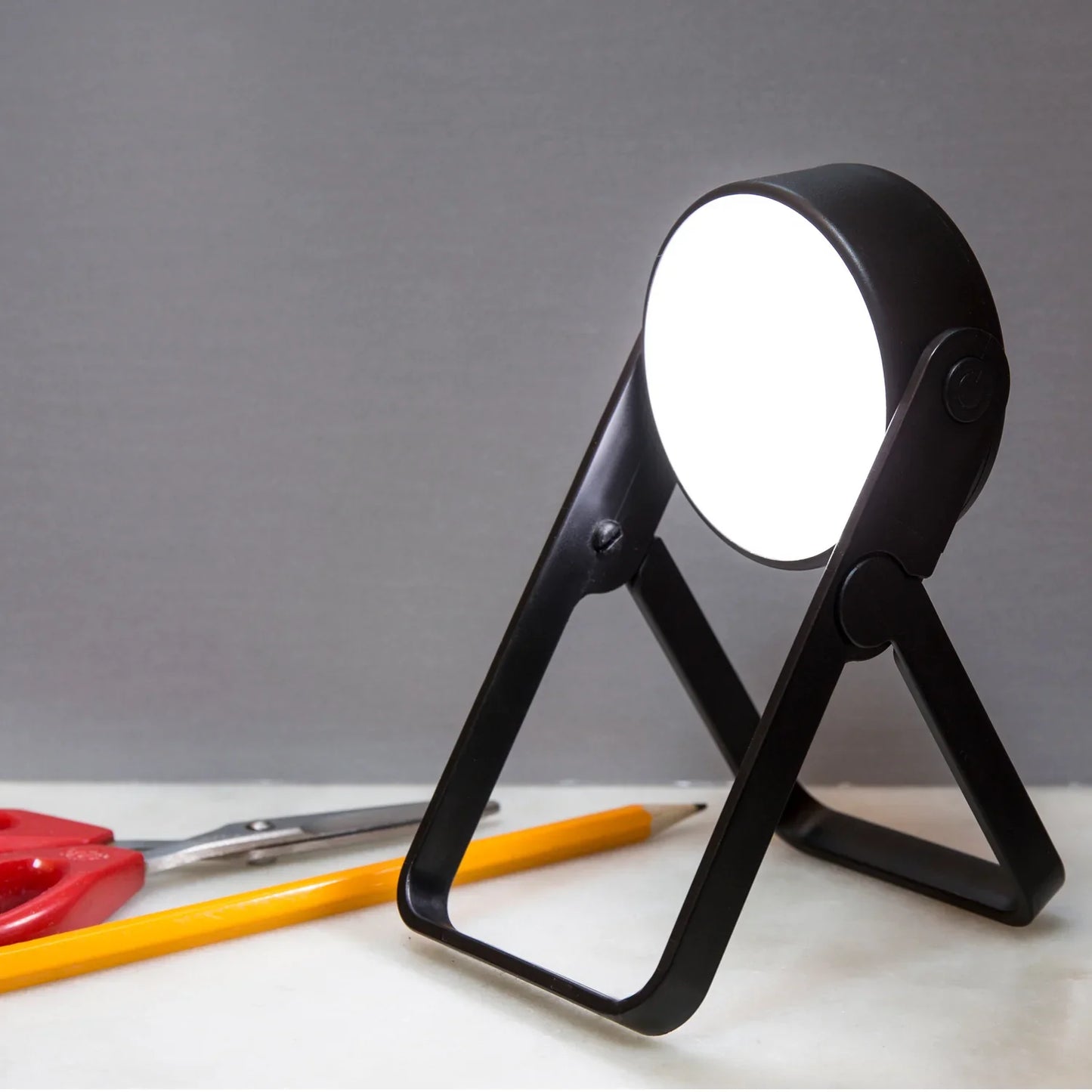 Kikkerland Foldable Spotlight